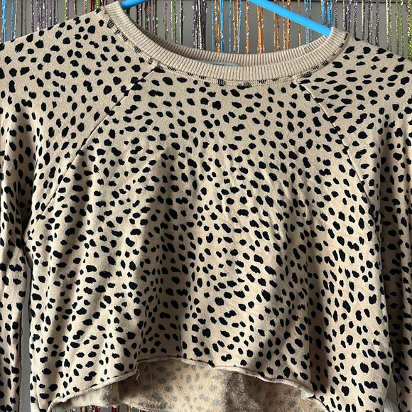 Forever 21 cropped lightweight cheetah print sweater 🐆 - Picture 3 of 9